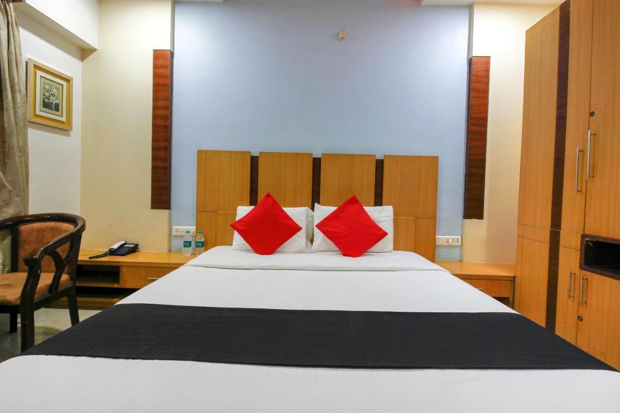 Capital O 66968 Haveli The Landmark Hotell Warangal Exteriör bild