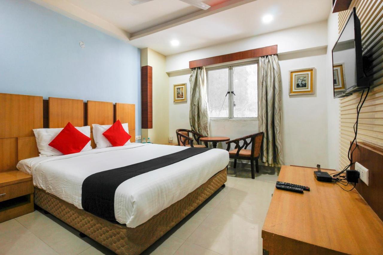 Capital O 66968 Haveli The Landmark Hotell Warangal Exteriör bild
