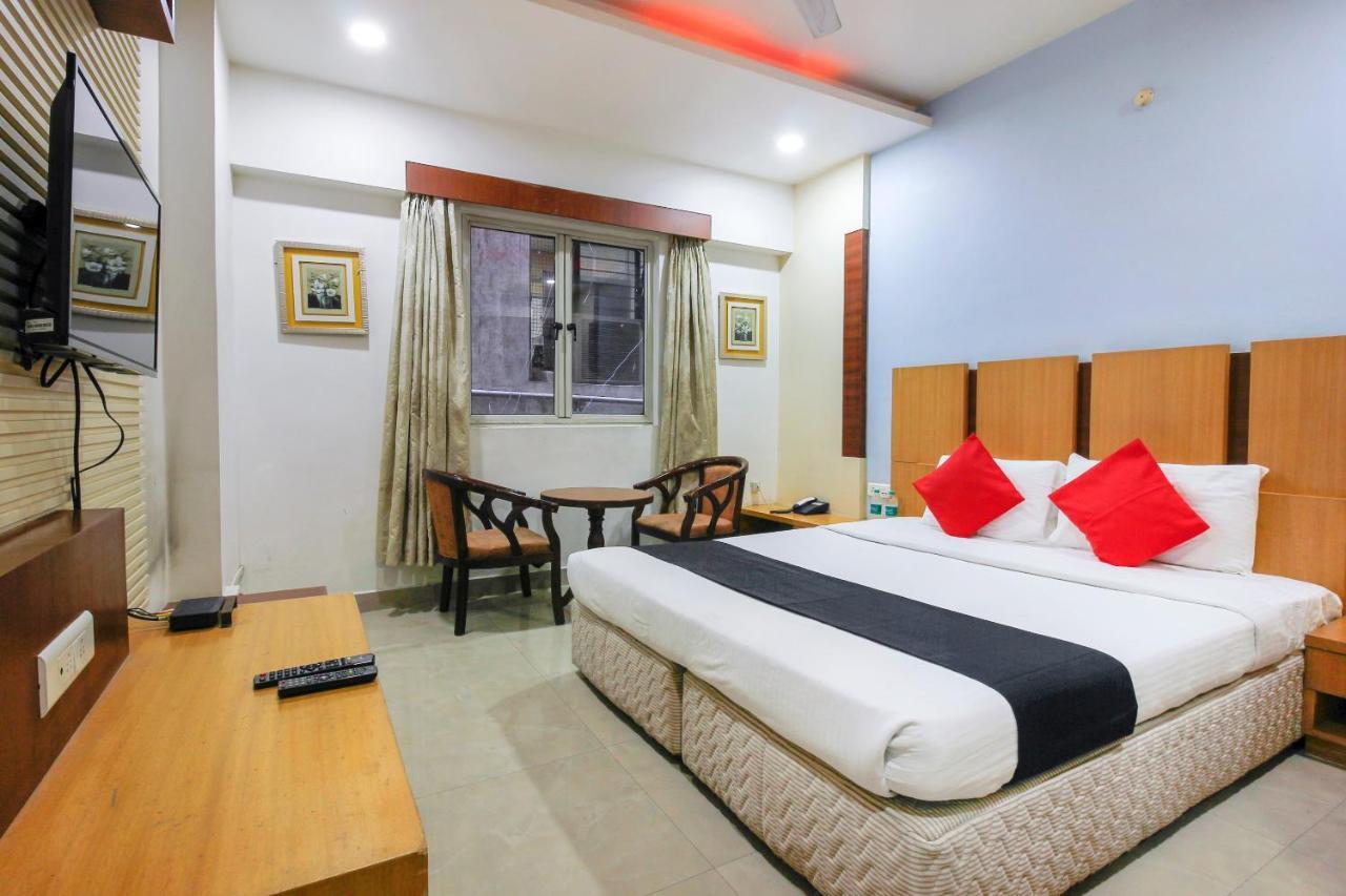 Capital O 66968 Haveli The Landmark Hotell Warangal Exteriör bild