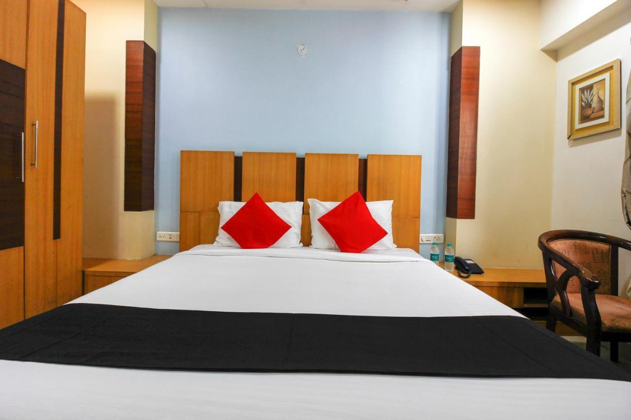 Capital O 66968 Haveli The Landmark Hotell Warangal Exteriör bild